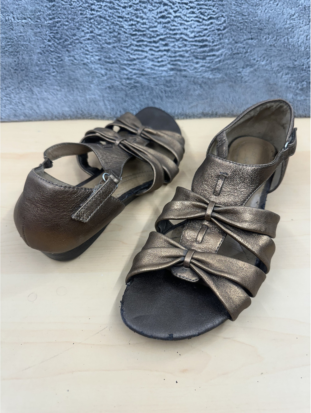Naturalizer Metallic Gold Leather Bow Detail Slingback Sandals Casual Boho